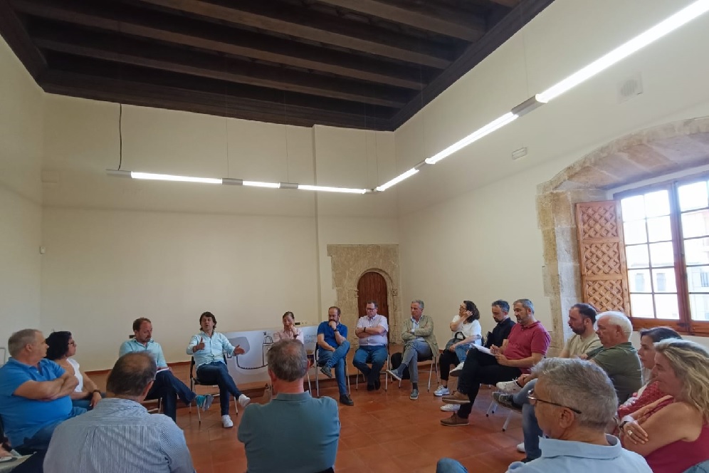 Las #empresas de #Onil harán propuestas al <a href="/AytoOnil/">Ayuntamiento de Onil</a>  para mejorar los polígonos industriales. 👉bit.ly/3KCzaKU