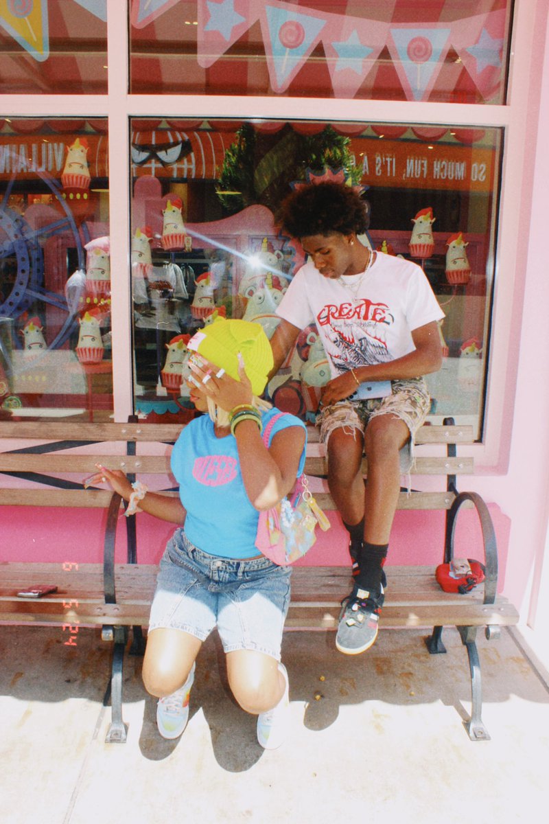 rawlilscorpio's tweet image. #gradbash 🦇