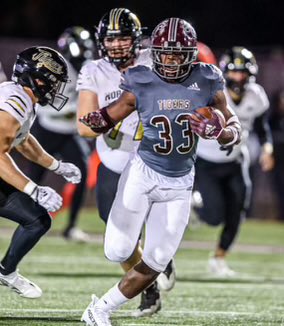 JulianPorterK's tweet image. After a great 7 on 7 camp and talk with @_CoachJohnsonJr I’m blessed and thankful to receive my 2nd offer from @CoahomaFootball @FairleyFB @_CoachCopeland @KynnisShelton