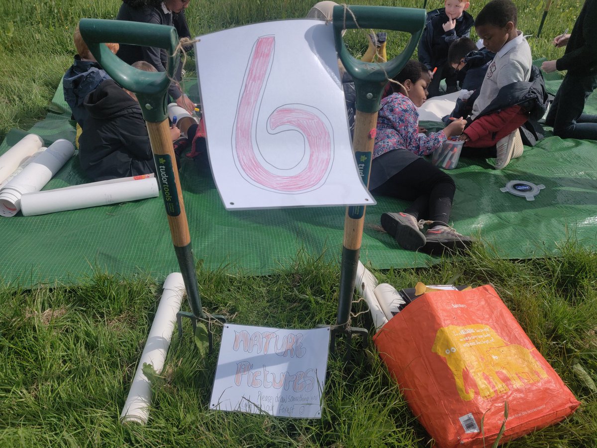 silverhaar1's tweet photo. @woodside_school Wee Forest Birthday 300 pupils enjoyed soil sampling, leaf ID, bird feeder making, @UK_Treescapes folk shared tree discoveries. @shmuORG, @CFINEAberdeen, Fairer Aberdeen also provided fun.
Thanks to the Garden Group &amp; Treescapes for all your help 😊 @NatureScot https://t.co/VBg85SrkDk