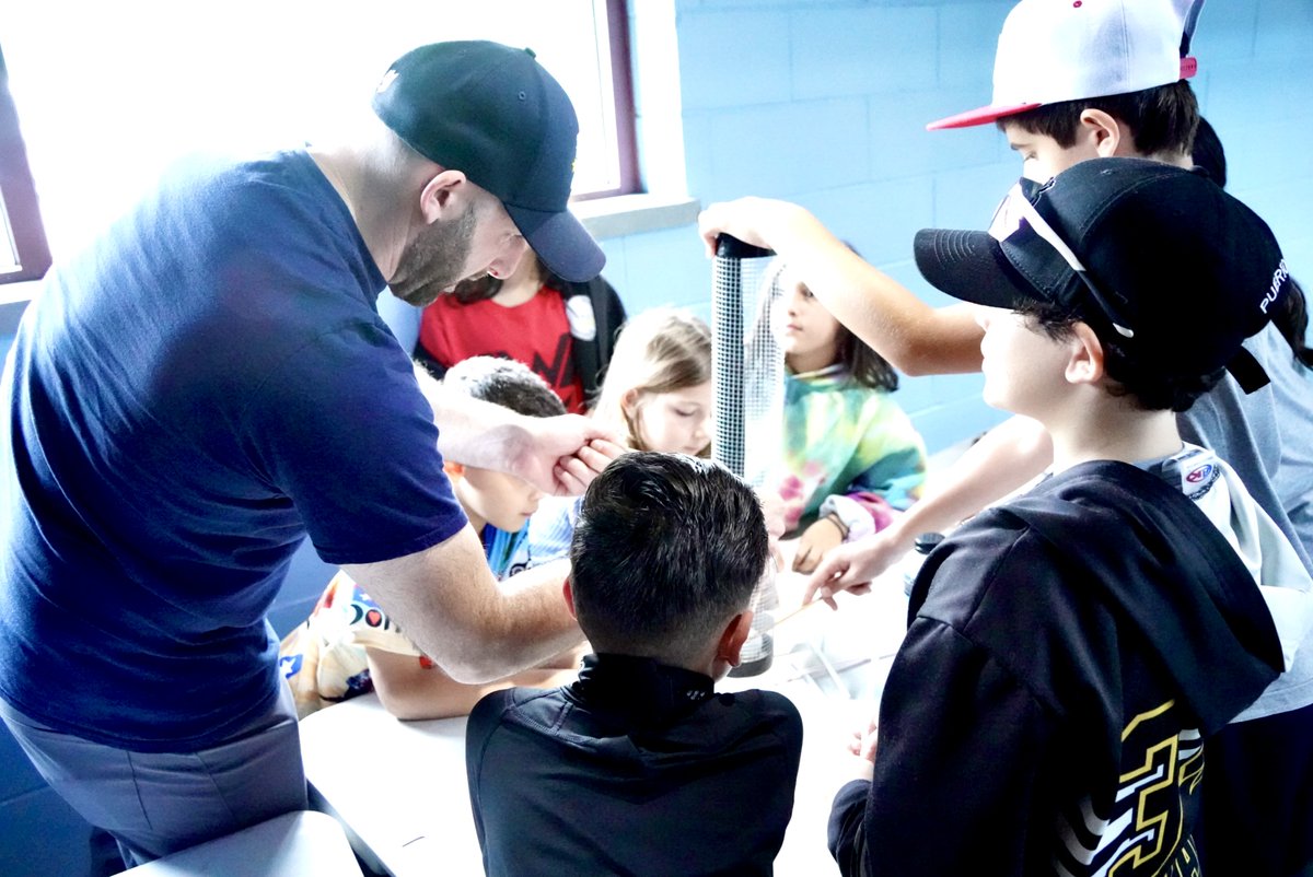 We love seeing our teams’ bonds being built over each event! Thanks to Coach <a href="/LeeMJElias/">Lee Elias</a> of Game Seven Group for always providing the best team building sessions for all ages!!

#IIHF #PRIHA #LoQueSeaNecesario #PalanteSiemprePalante #hockey