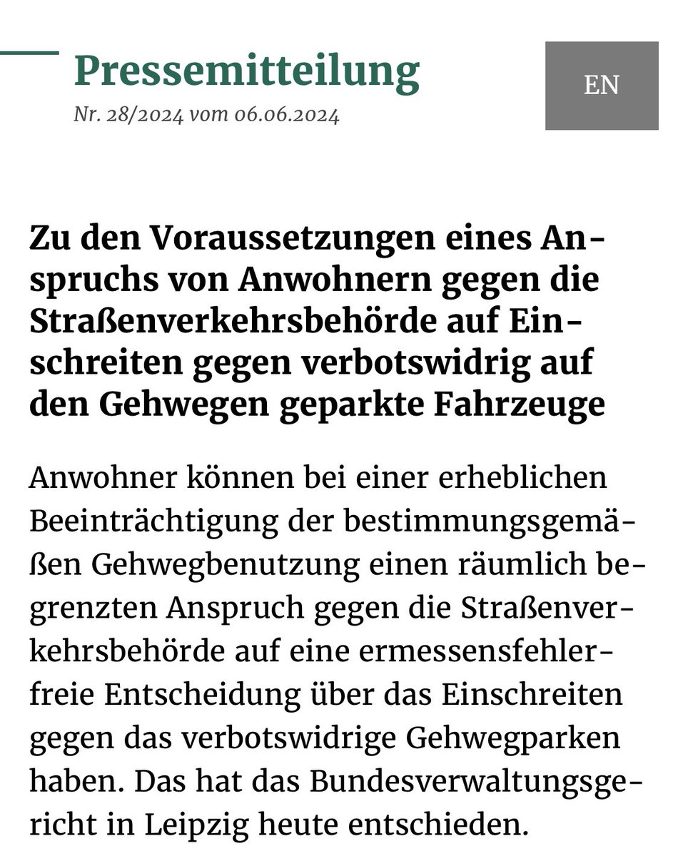 Das BVerwG stärkt die #Verkehrssicherheit für Menschen zu Fuß: Direkte Anwohnende können in gewissem Rahmen verlangen, dass die staatlichen Behörden gegen rechtswidriges #Gehwegparken einschreiten. 
👉 bverwg.de/pm/2024/28

Wichtig, denn: #Falschparken gefährdet Menschenleben!