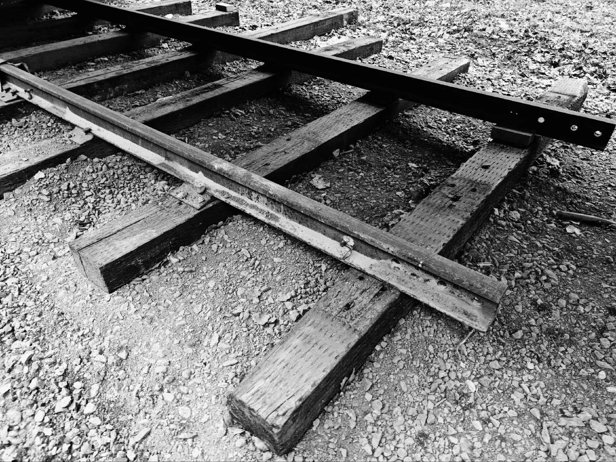 Jabin_zhu's tweet image. Old things, once brilliant, in hidden corners, are recorded by nameless people. Dimensions: 30 x 40cm, 45 x 60cm, 60 x 80cm. And small postcards. Material: cotton art paper
If you want to collect, you can send private messages.
#Artist  #photography   #artisticwork