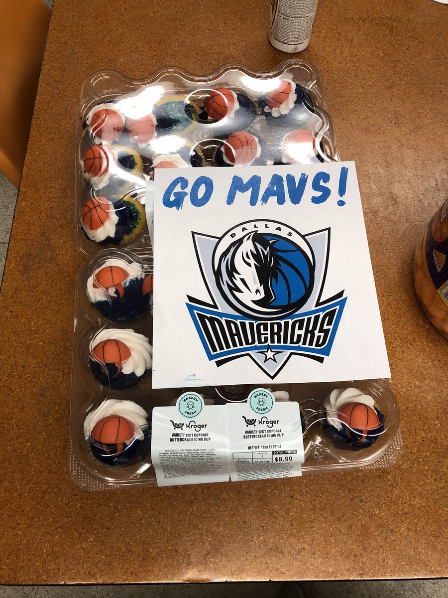 jrklein02's tweet photo. @Mavs_FFL someone brought these into work today. WE READY!!!😤🏆🏆 https://t.co/y0yZXEpEHO