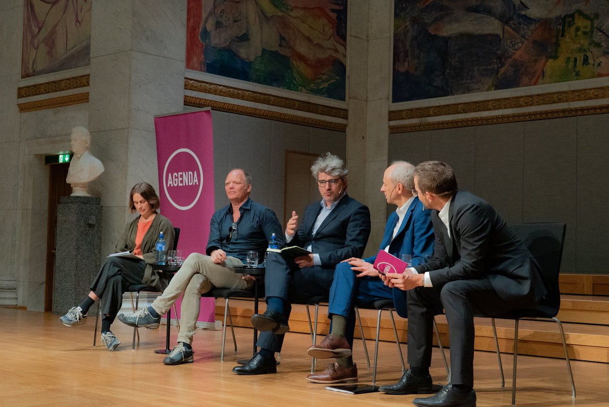 I debated the merits of meritocracy with Harvard moral philosopher Michael Sandel at #UniversityAula Oslo.