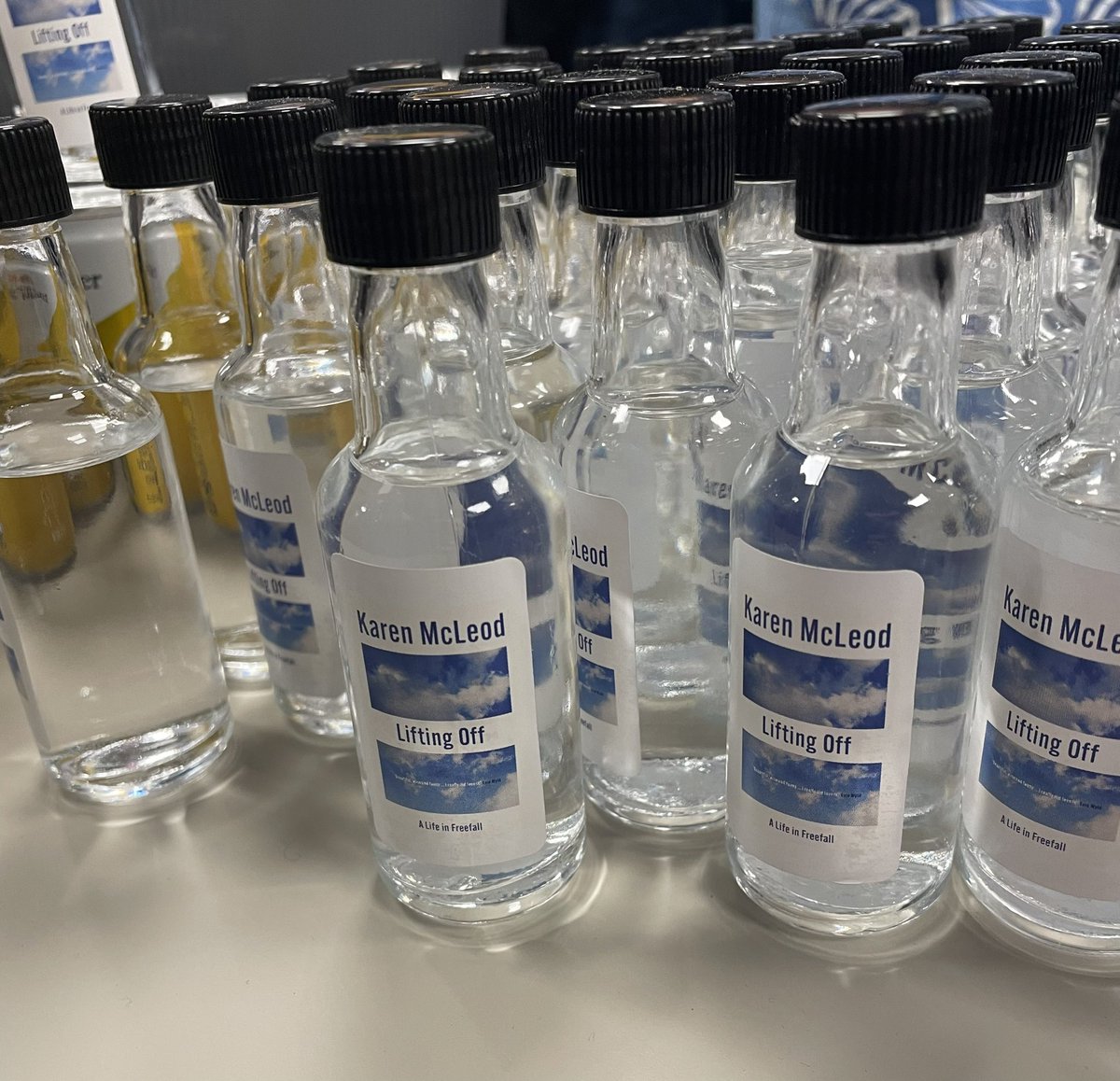 Lovely times <a href="/KarenMcLeod_/">Karen McLeod 👩‍✈️✈️🏳️‍🌈</a> book launch 📚 🚀 <a href="/booksellercrow/">Bookseller Crow</a> with @charmianhughes <a href="/paulavarjack/">Paula Varjack</a> and many creative pals. 
There was even specially branded gin! Lifting Off out now <a href="/MuswellPress/">Muswell Press</a>
You can see Karen reading from it next Thursday @WAFfringe : 
wandsworthfringe.com/whats-on-2024/…