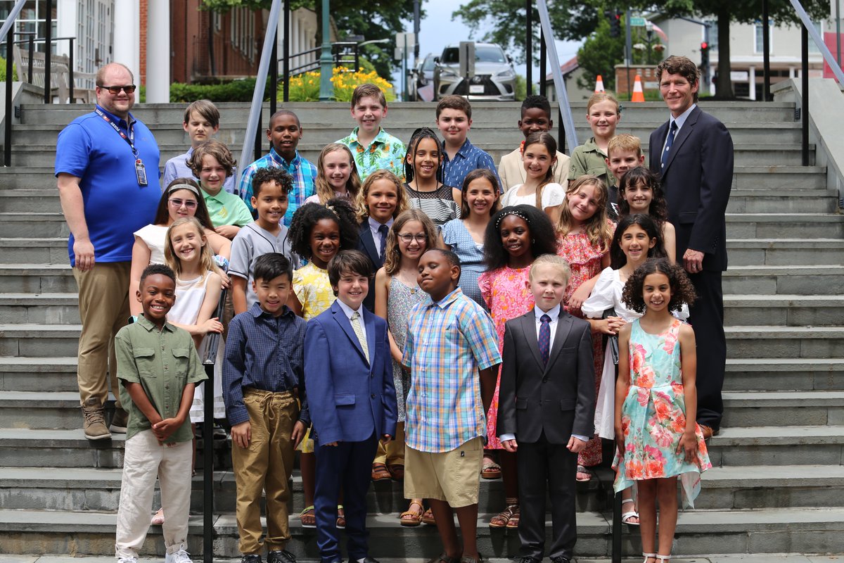 Congratulations to fourth grade students for completing Lower School! Good luck in Middle School and have for a wonderful summer!
