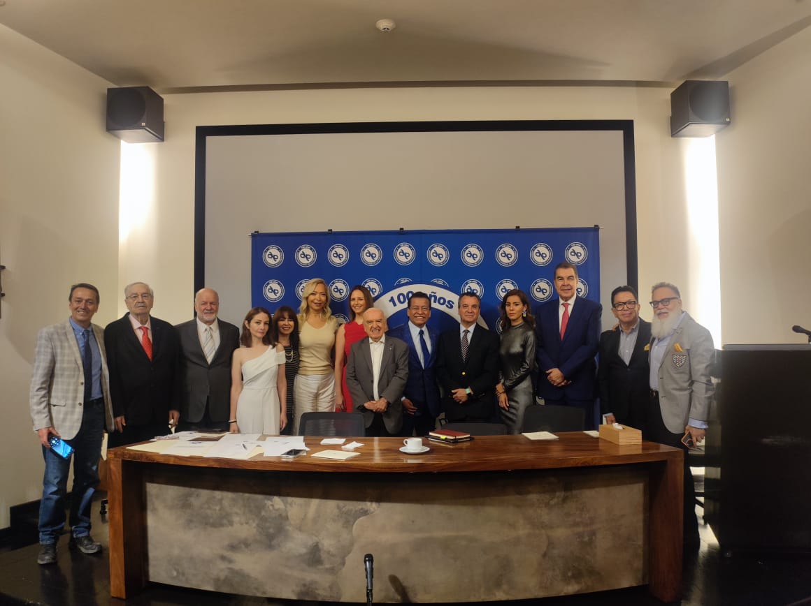 ANPMex's tweet photo. Ante el Notario #19 de CDMX, Lic. Miguel Alessio Robles, fue firmada el Acta Protocolaria, con la cual la Asociación dará inicio formalmente a sus actividades, ahora bajo el formato de ORGANIZACIÓN NO GUBERNAMENTAL. https://t.co/XXxWyNghRY