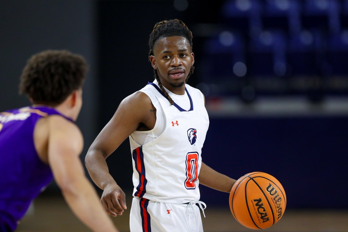 D1 COACHES - 6'1 G BRYCE ROBERTS - UT Tyler (D2) TRANSFER - <a href="/bryce_roberts3/">Bryce Roberts</a>

13ppg 36% from 3 on 140 attempts

Player Profile: verbalcommits.com/players/bryce-…

Film available in player profile

WANT TO SEE YOUR PROFILE ON VC? SIGN UP FOR PLAYER+ TODAY
verbalcommits.com/member-join