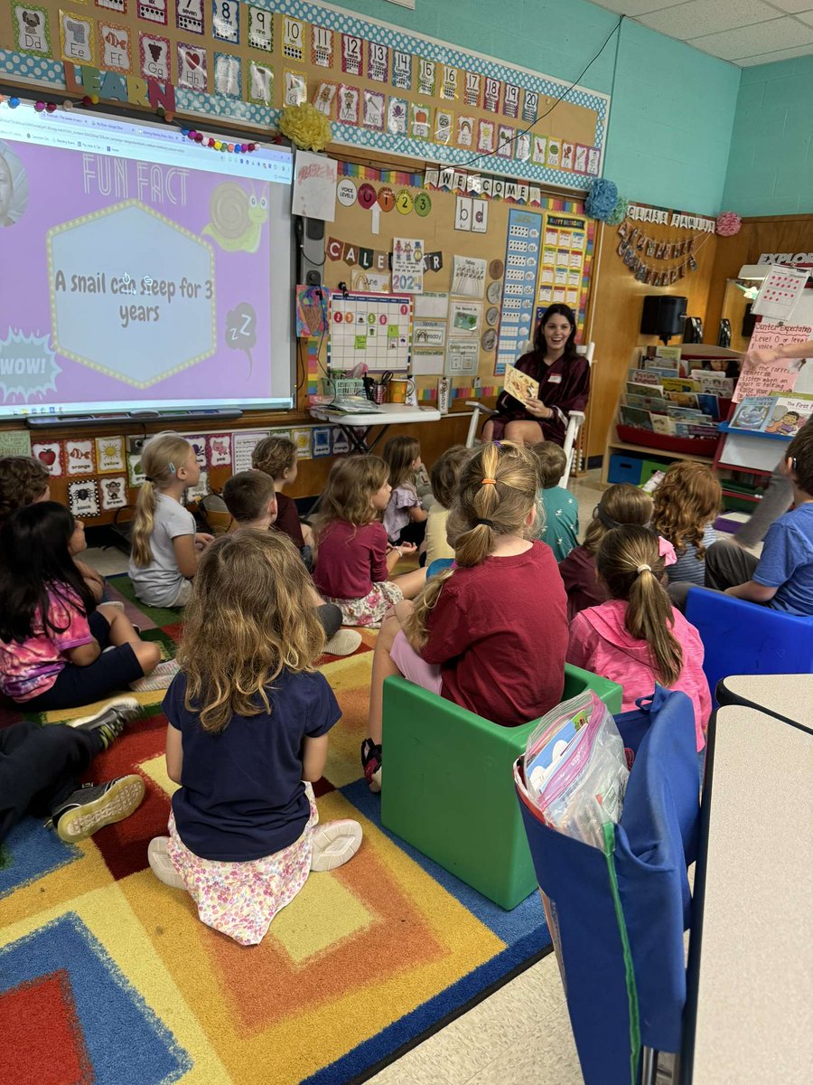 This year, Orchard Park High seniors kicked off a new tradition! Wearing their caps and gowns, they revisited their elementary schools to share memories with teachers and inspire the younger students. 🎓🎉 🌟