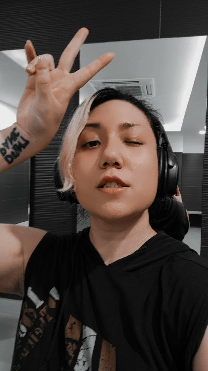 AnIdiotAlien's tweet photo. I'm back ✨ https://t.co/qWBY1uSrCh