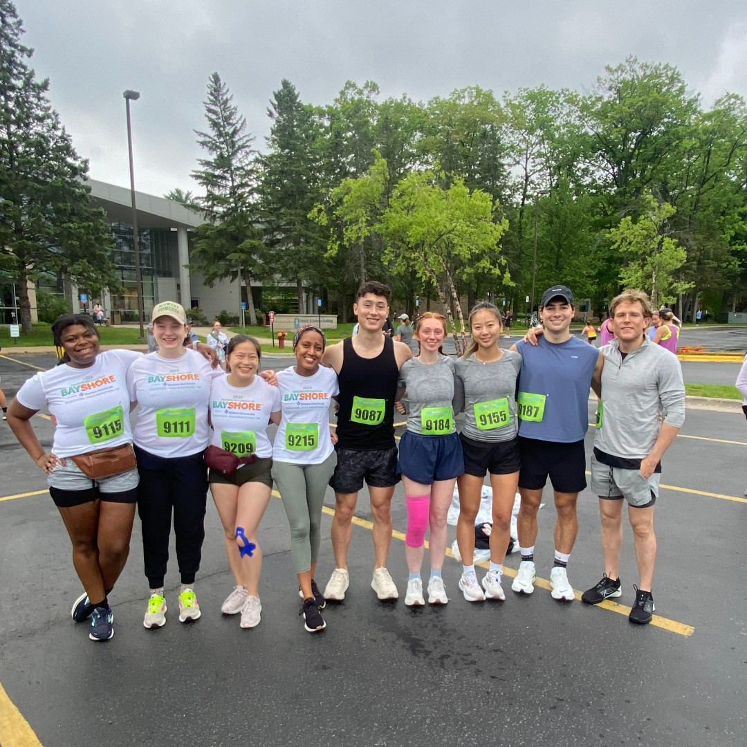 UMichMedSchool's tweet image. Med school memories 👟 A group of M1's traveled to Traverse City, MI to participate in the Bayshore race. Congrats to the 10k, half, and marathon runners! #GoBlueMed #RunningWithFriends #MichiganSummer