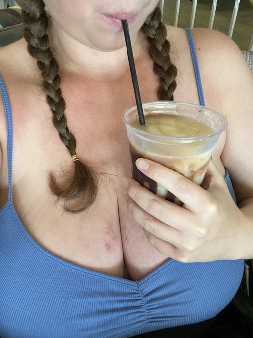 Dirty banana 🍌 https://t.co/UHHH0mHkh6