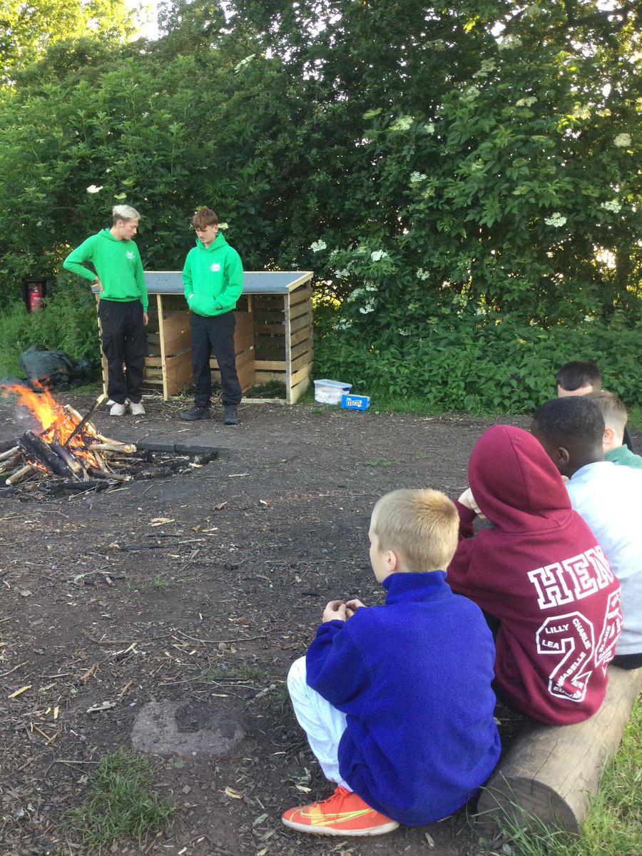 We have ended the evening with a campfire- hot chocolate and marshmallows went down a treat!  Settled into our rooms now, ready for sleep!! 🤞