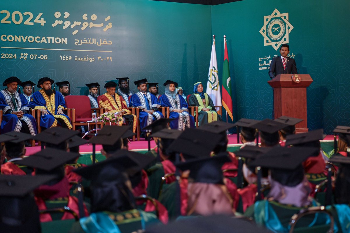 Vice President <a href="/HucenSembe/">Hussain Mohamed Latheef</a> attended the <a href="/official_ium/">Islamic University of Maldives</a> convocation ceremony held this evening.