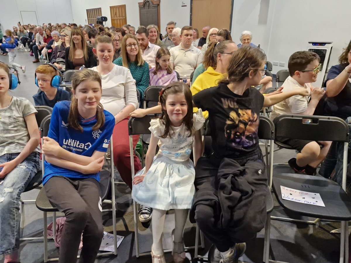 WindsorParkFalk's tweet photo. A fantastic night for some of our young people and their families, watching @FalkirkHigh's production of #Matilda. With BSL interpretation provided by @Just_Sign_BSLI. Everyone thoroughly enjoyed themselves! #Article31 https://t.co/GsZBqgDGwU