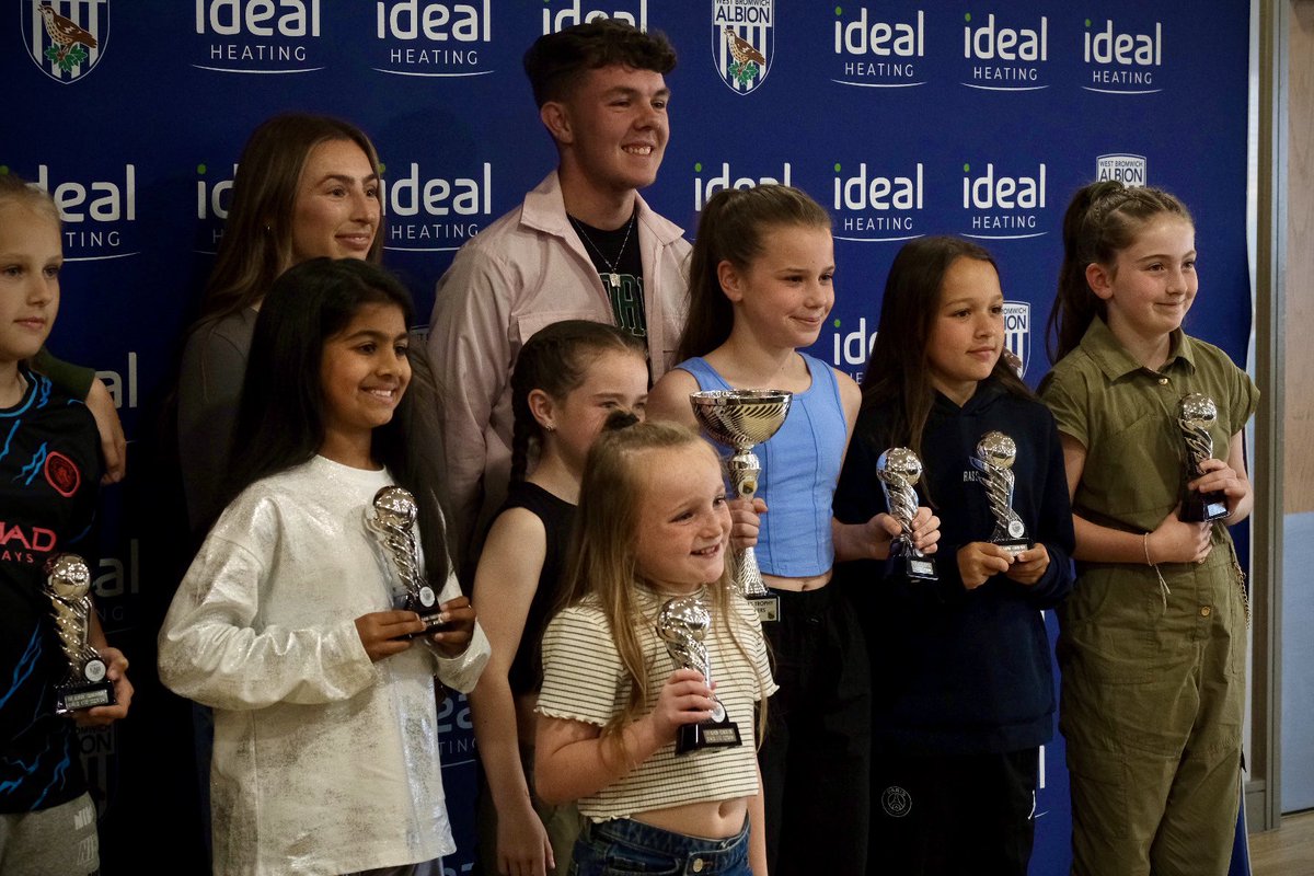 WBAFoundation's tweet photo. What a fantastic evening celebrating our talented players and their supportive parents at the Girls’ Emerging Talent Centre awards! 👏🤩

Thank you to @WBAWomen Head Coach @Shevs_20 &amp; Assistant Coach Abbie Hinton for handing out awards. 🏆💙 https://t.co/4PopgzXAja