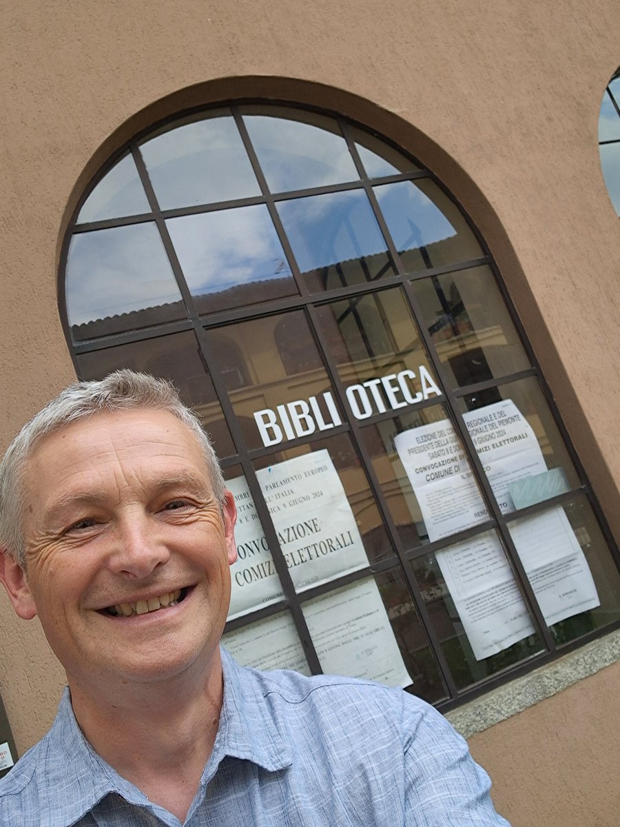 LibrariandyW's tweet image. Question for #twitter, what do you call a bus man's holiday when you're not a bus man anymore?
#librarybingo #stilllovelibraries #libraries #destressinginStresa