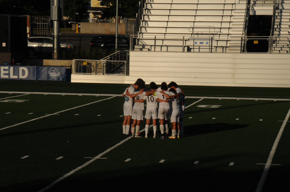 Dowling Catholic Boys Soccer tweet media