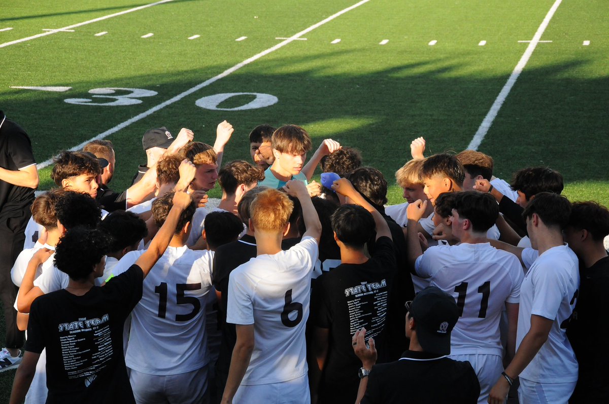 Dowling Catholic Boys Soccer tweet media