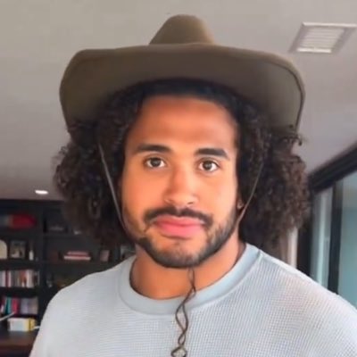 ✭ LET•|}/\|{•CÖK ✭ tweet media