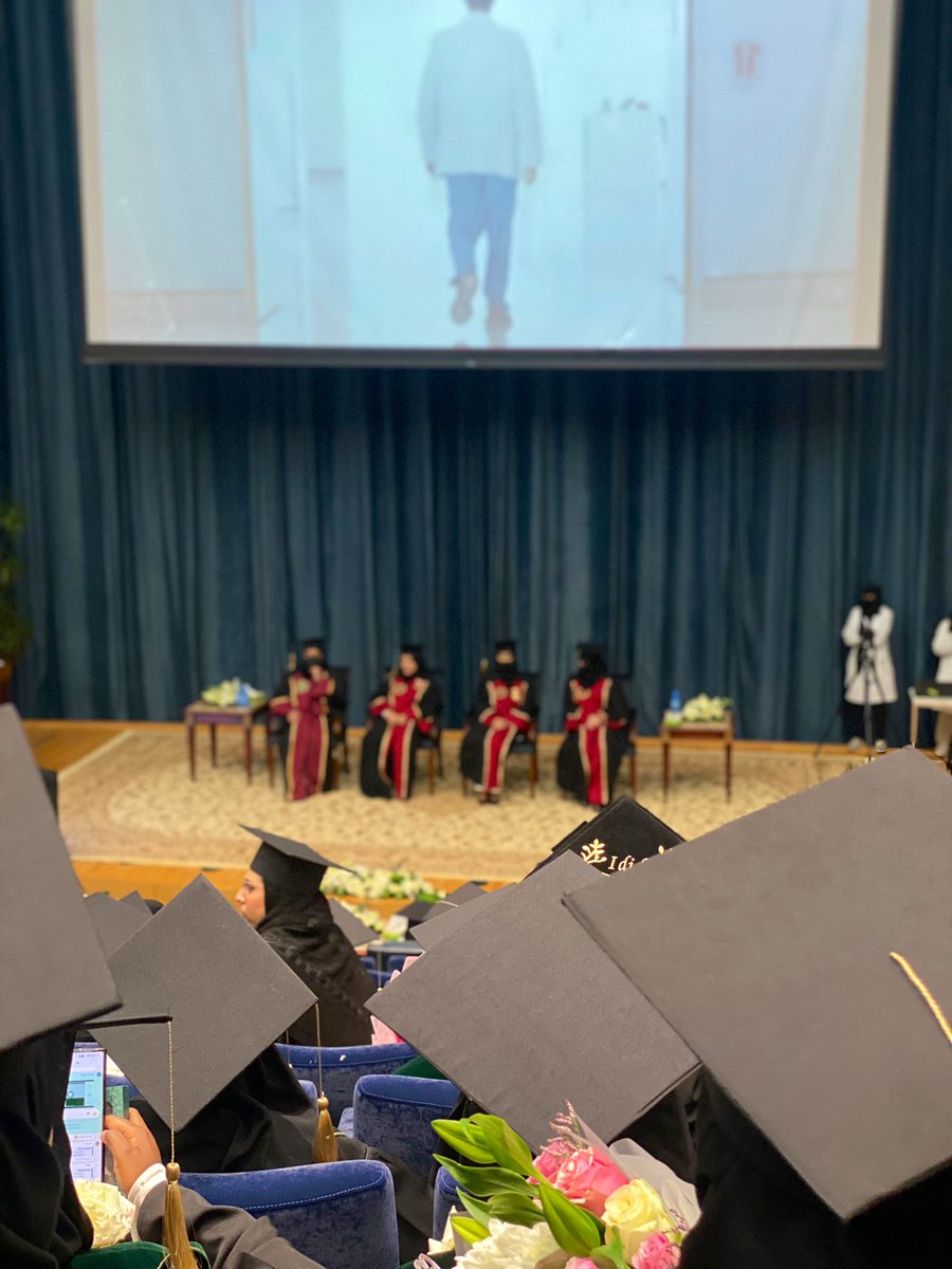 qiwwiq's tweet photo. الحمدلله الذي يسر البدايات وبلغنا الغايات وأكمل النهايات 🎓

كذا اقدر اقول اني تخرجت بعد أخر اختبار في جامعة الملك سعود بن عبدالعزيز للعلوم الصحية تخصص الخدمات الطبية الطارئة 🚨

ولله الحمد كانت سنة مليئة بالإنجازات من جميع النواحي، ف لولا الله ثم دعم والديّ ما كنت وصلت♥️ https://t.co/LPOy0SFsSB