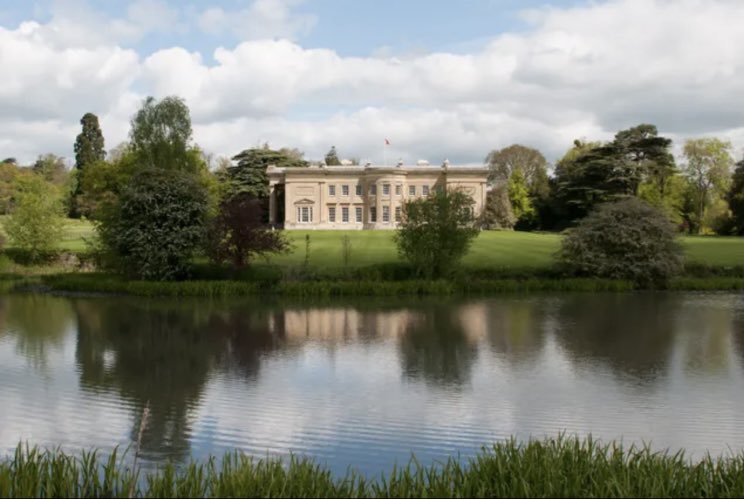 Right you lovely bunch… I have a wonderful job for someone! We need a new Estate Manager at Spetchley Estate. Loads of fun things going on there to keep you busy and you get to work with me!! 

 caav.org.uk/jobs/the-spetc…

Please share with anyone you think might be wonderful