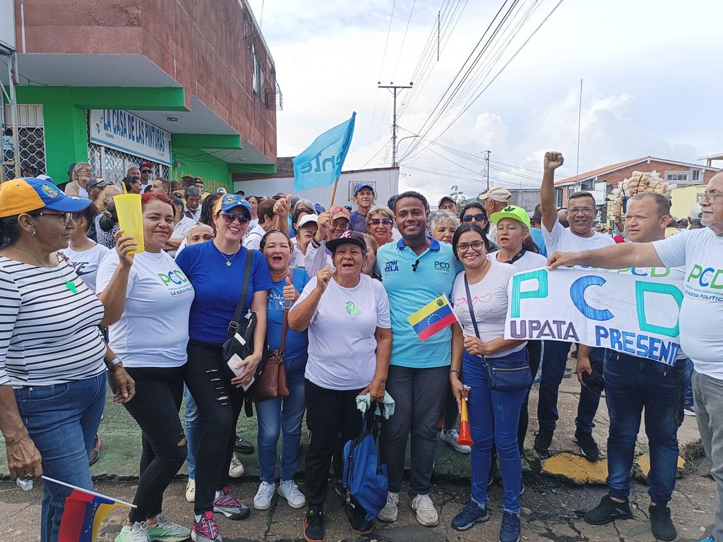 Yandir_PCD's tweet photo. #Almomento Desde las calle de #upata la villa del yocoima esperando a la líder de la unidad @MariaCorinaYA porque estamos convenciendo que este #28Dejulio Ganamos con @EdmundoGU 

@ConVzlaComando @ComanditosVzla @CarlosAlaimove  @DiarioContraste @TVVnoticias https://t.co/pQ94L6o2t6