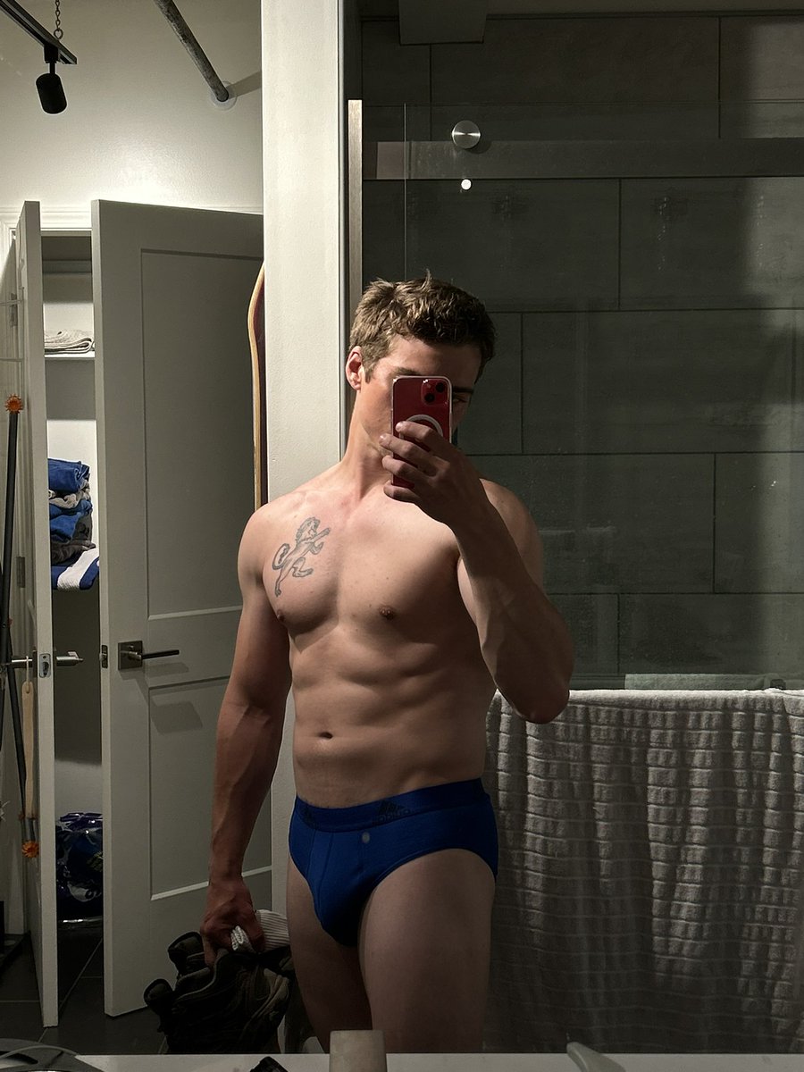 LaneVRogers's tweet photo. I love consuming 160+ grams of protein and 5 grams of creatine daily with a chest/tri, legs, back/bi, legs split. https://t.co/LdiXSLkx8J