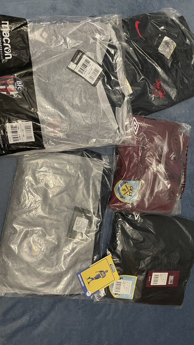 Grosso!!!@GorrasCavs me llegó todo hoy!