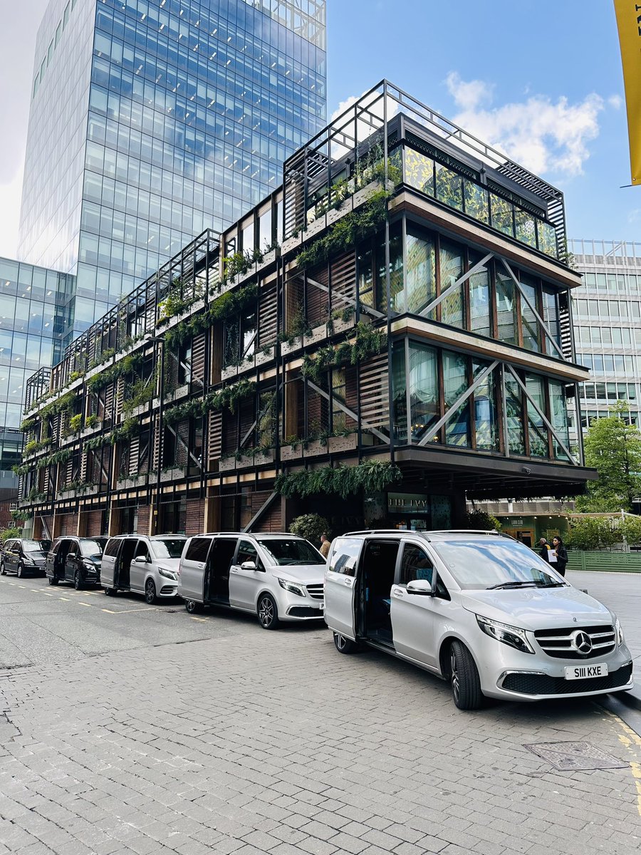 michaelrose3's tweet photo. Been working at Silk Executive Travel for 6/7 months now. This morning taking over #manchester !! We aren’t on here so check us out on #instagram Nothing but luxury!! #silk #executive #travel #mercedes #landjet https://t.co/TkBy1OIk1v