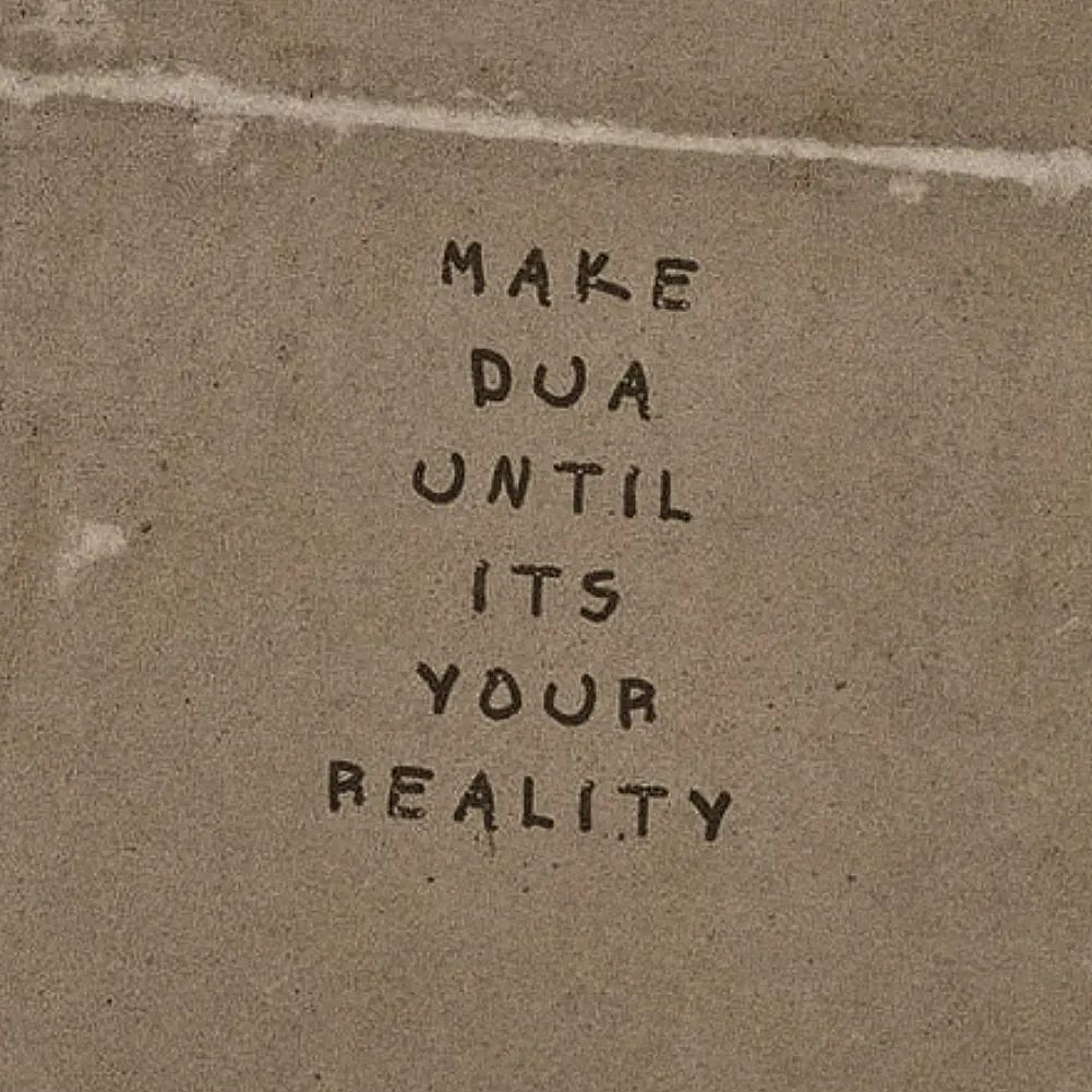 Al__Quraan's tweet photo. The Messenger of Allah (ﷺ) said:

 “Call upon Allah, being certain of a response, and know that Allah will not answer a supplication from a negligent and heedless heart.”

— At-Tirmidhi [3479] https://t.co/p34zfcfTaF