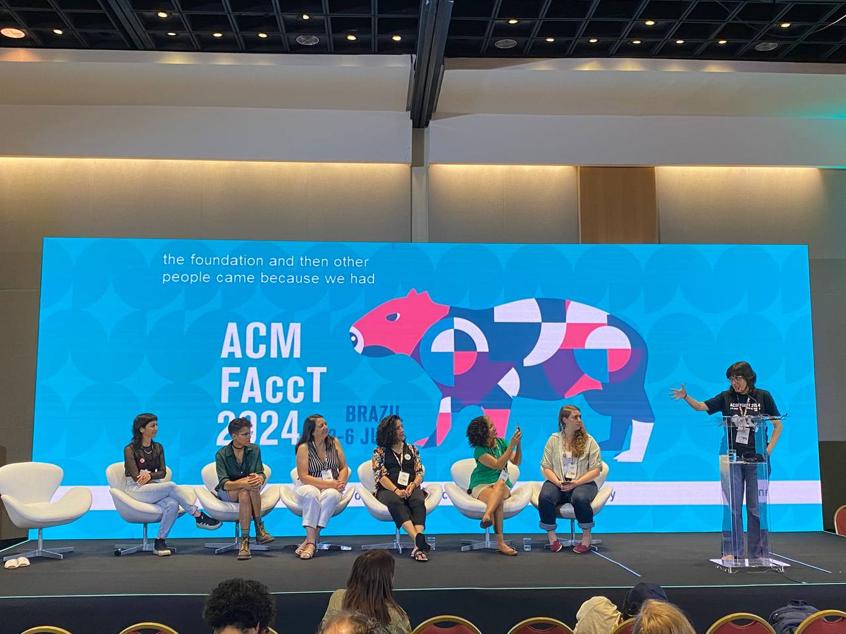 FViaLibre's tweet photo. Vía Libre en #FAcct2024
🗣️En esta sesión CRAFT compartimos cómo la Red de IA feminista hace posibles proyectos que surgen de necesidades y deseos comunitarios, que fomentan el bienestar de las personas y su sustentabilidad a largo plazo.
@Aplusalliance @FAccTConference @mozilla https://t.co/a63tviu5FK
