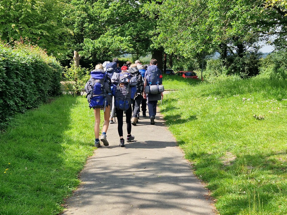 DAOSdofe's tweet image. DAOS Bronze
A great first day of expedition with students setting a good pace. All students are back in camp and showing great creativity with their cooking!