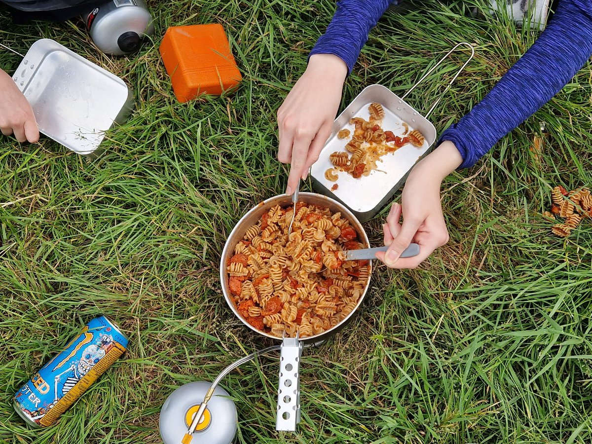 DAOSdofe's tweet image. DAOS Bronze
A great first day of expedition with students setting a good pace. All students are back in camp and showing great creativity with their cooking!
