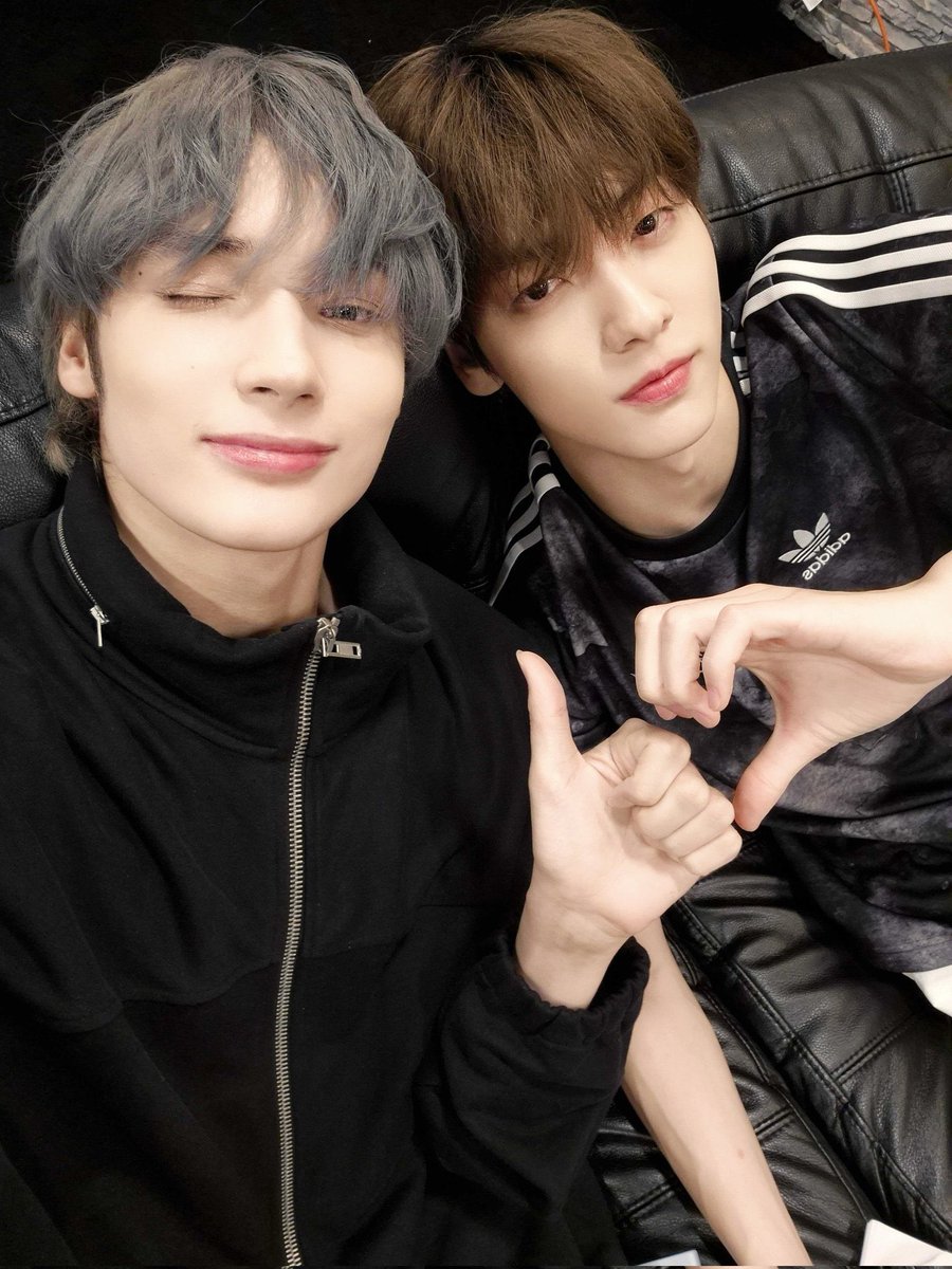 anyway you guys can thank me and sab for these bc we wrote both of them letters that i gave to them at sendoff yday and asked for a selca at the end of our letters 👍