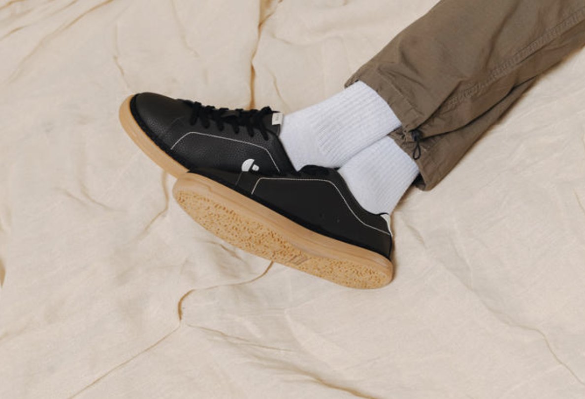 London-based sustainable shoe brand Purified has launched a zero-plastic sneaker using Natural Fiber Welding's Mirum and Pliant biomaterials. At the end of its useful life, the sneaker can be buried, providing micronutrients that enrich soil.
msn.com/en-us/lifestyl…