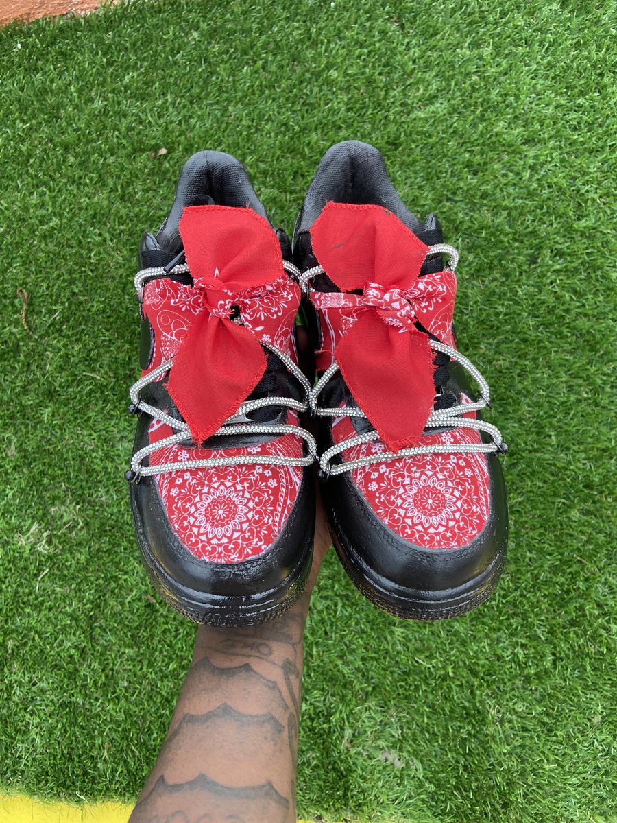 JamionRider's tweet photo. Bandanna customs 
Size 8✅
$125✅ https://t.co/DDziZOpr3g