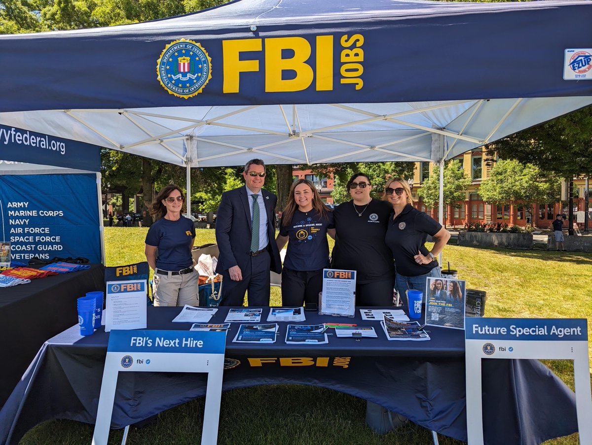 FBIPortland's tweet photo. #FBIPortland is at the #RoseFestival #FleetWeek for the next several days. Come visit us and learn about job opportunities with the #FBI. #Portland https://t.co/ugPuKPhD62