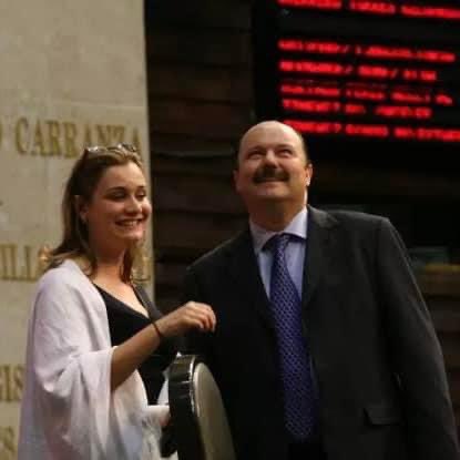 LaMiraDigital's tweet photo. DICE @MaruCampos_G “NI PERDÓN NI OLVIDO”, Y LE CONDONA MILLONARIO PAGO DE IMPUESTOS A CÉSAR DUARTE 🤑🤑🤑

La empresa Hidroponia de Parral, fundada por Bertha Gomez Fong, esposa de César Duarte Jáquez, donde además este fungía como consejero, le fue condonada (…)

1/4 https://t.co/x6uLlSlbzn
