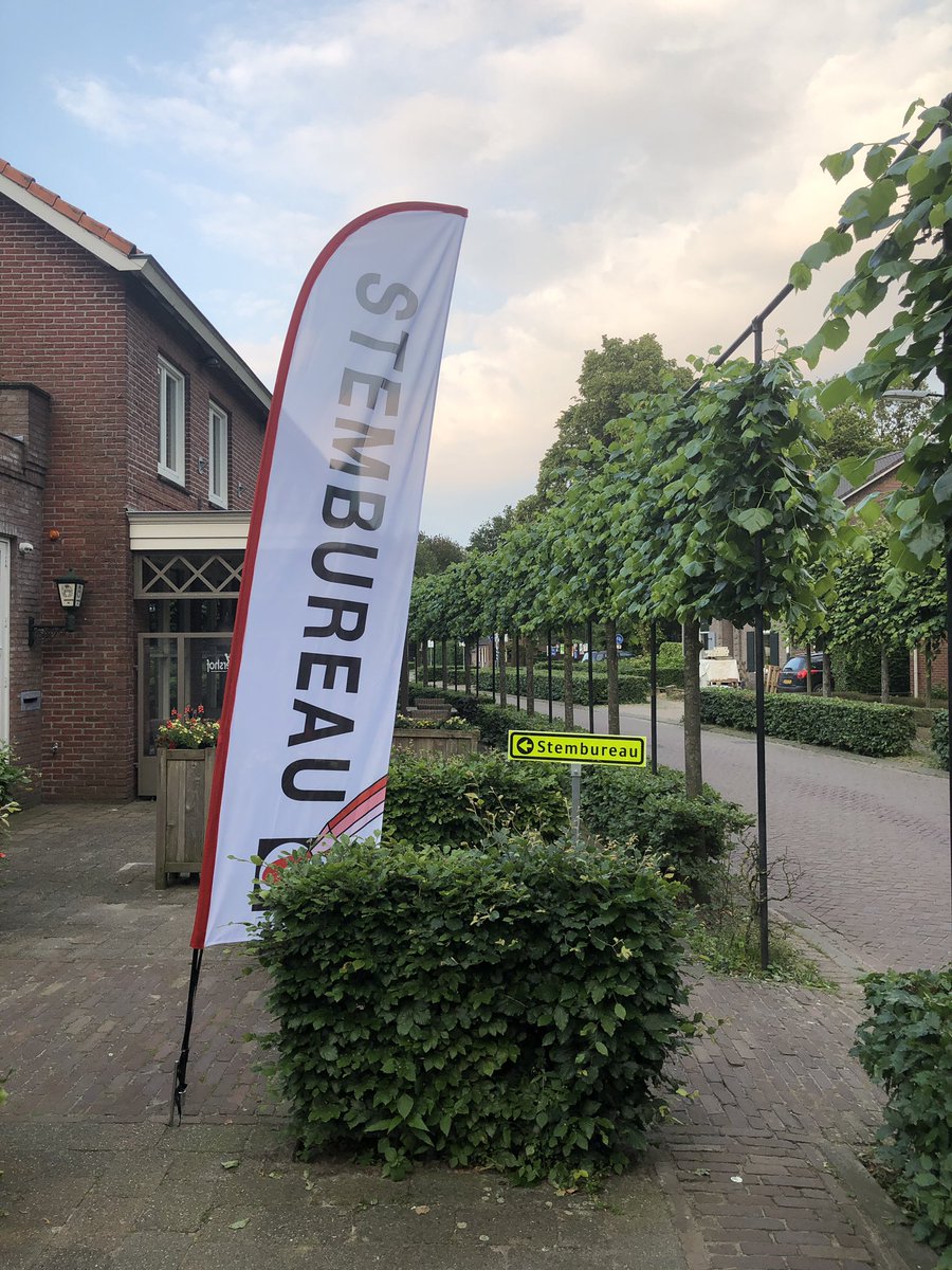 Kleppermenneke's tweet photo. Ook in Esbeek (gemeente Hilvarenbeek) kon er gestemd worden voor de Europese verkiezingen. De stemmen zijn geteld, nog even wachten tot het bekend wordt gemaakt. 
#Esbeek #Hilvarenbeek #EP24 https://t.co/MUYvmta3Hw