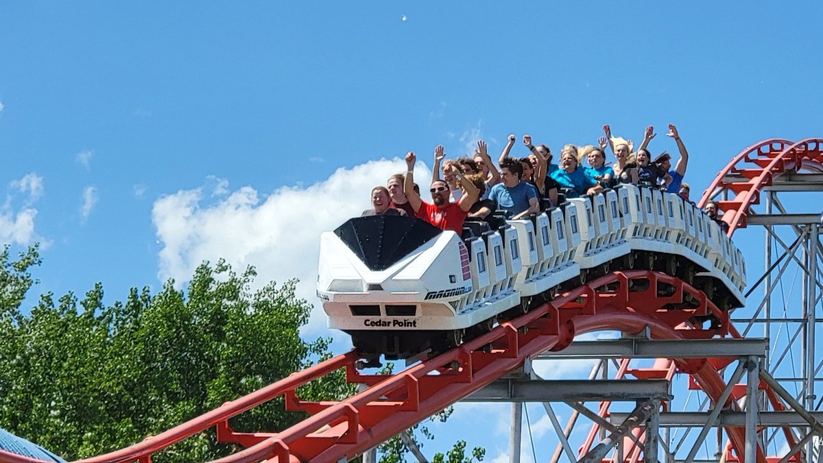 Cool_Coasters's tweet photo. Magnum XL-200 as you exit the tunnel from the pretzel turn around. I love the airtime on this classic hyper at Cedar Point. #CedarPoint 
#CoolCoastersAndSunsets 😎🎢🌇
#CoolCoasters #MagnumXL200 #Classic #Arrow #Hyper #RollerCoaster #Sandusky #Ohio #LakeErie #ForFamilyAndFun https://t.co/J7sy1vn0Ey