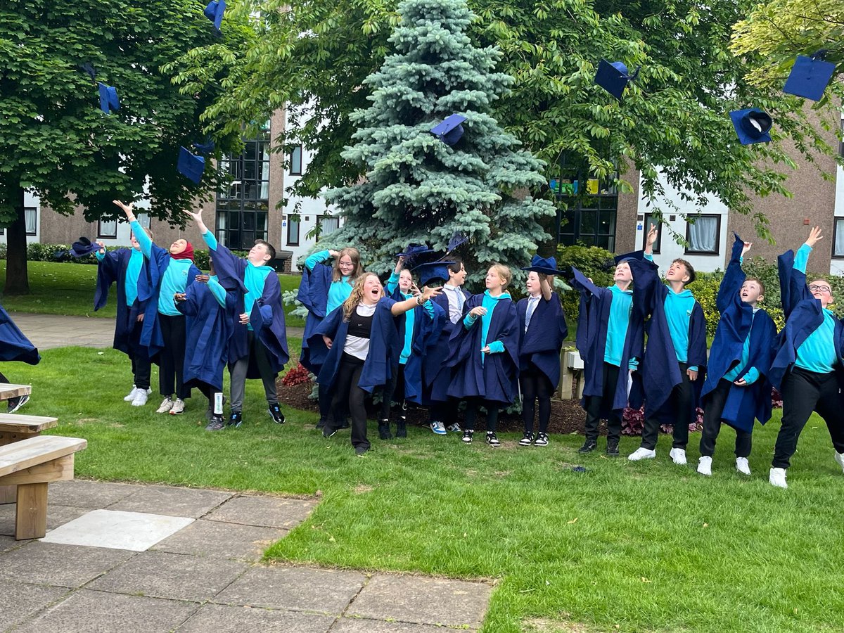 Oakwood Primary School (@oakwoodg34) on Twitter photo Thank you <a href="/UniStrathclyde/">University of Strathclyde</a> for <a href="/YStrathclyder/">Young Strathclyder</a> graduation ceremony. Our P7s loved joining in the celebrations with their families and friends. Thank you <a href="/UniStrathclyde/">University of Strathclyde</a> for <a href="/YStrathclyder/">Young Strathclyder</a> graduation ceremony. Our P7s loved joining in the celebrations with their families and friends.