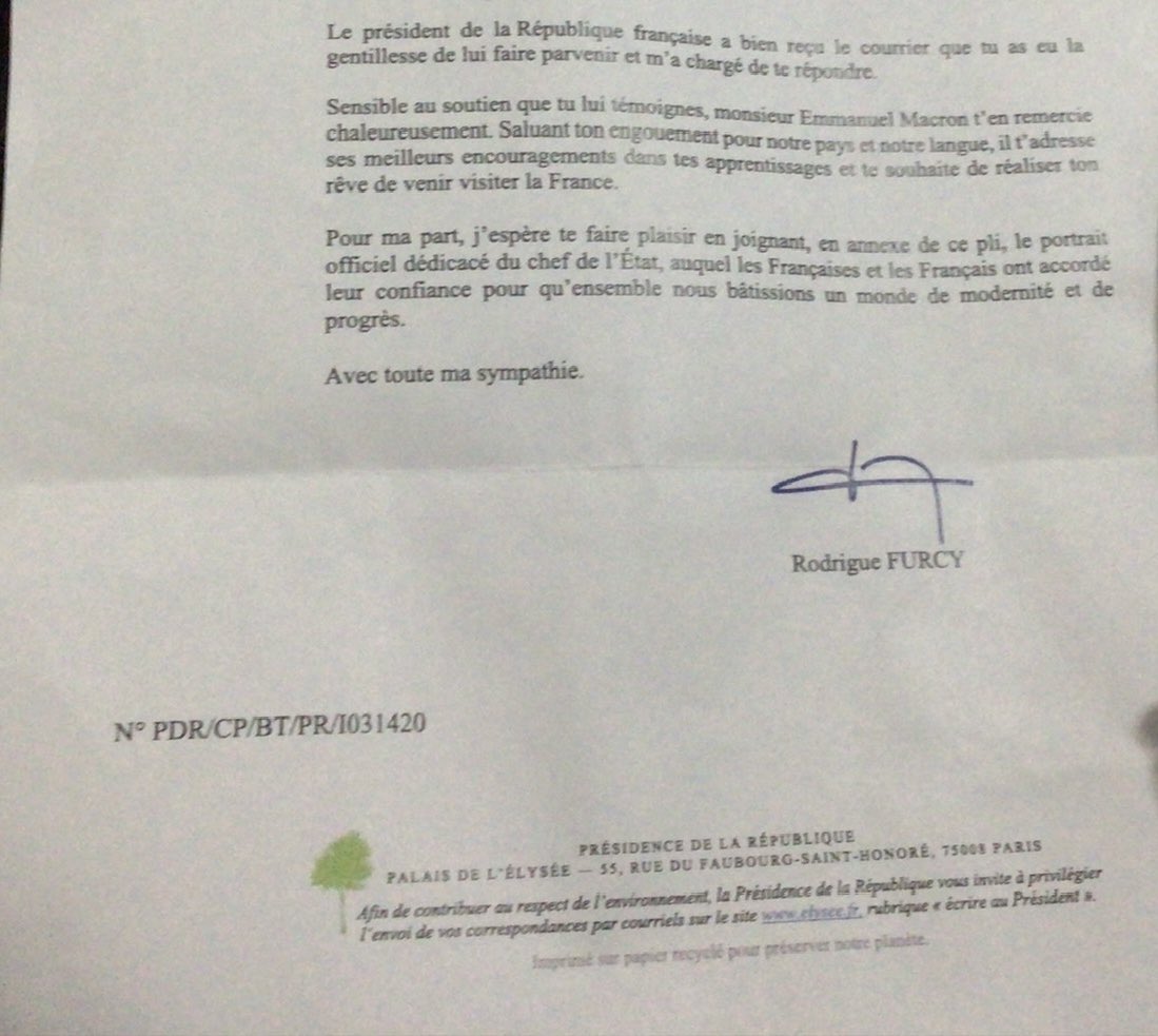 Zaier in S2 sent a letter to President Macron <a href="/EmmanuelMacron/">Emmanuel Macron</a>. We were not expecting a reply but Zaier was delighted to receive a letter and a signed photograph!