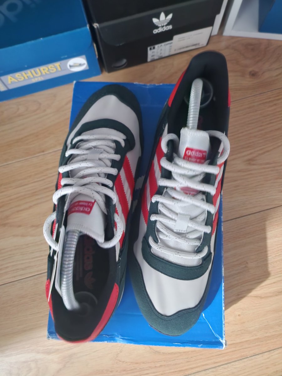 mavv1903's tweet photo. Adidas lowertree 2020 7.5...OH box and tags..worn once I think £65 https://t.co/B0SmPbcosi