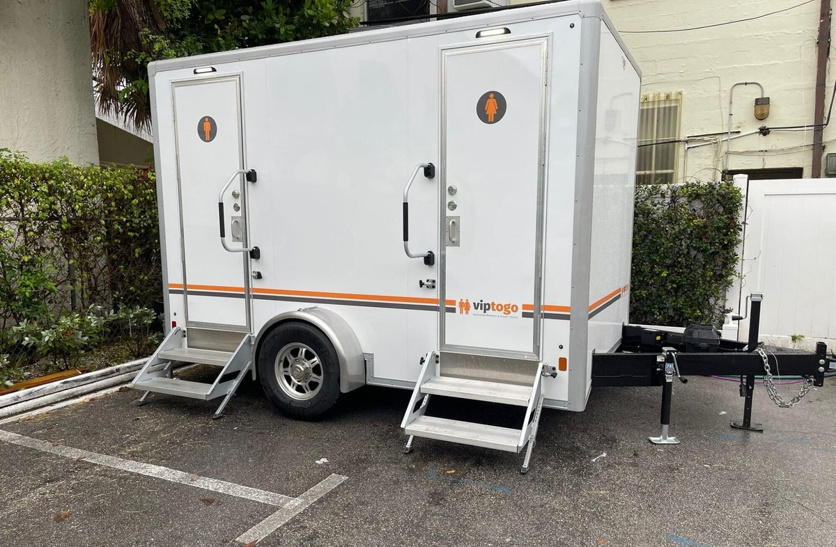 viptogo's tweet image. 🌳 Discover how our portable restroom trailers are specifically designed to meet the diverse needs of park visitors. Perfect for enhancing park experiences! 
Read more: bit.ly/3RbNLAZ #ParkRestrooms #VisitorComfort #VIPTogo