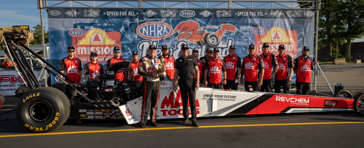 Safety-Kleen (@safetykleen) on Twitter photo The NHRA New England Nationals drag weekend proved to be a great success. Not only did Safety-Kleen sponsored driver <a href="/Air_Doug/">Doug Kalitta</a> from <a href="/TeamKalitta/">Kalitta Motorsports</a> earn the Top Fuel title, we also collected 1,400 gallons of used motor oil to be re-refined into clean motor oil! The NHRA New England Nationals drag weekend proved to be a great success. Not only did Safety-Kleen sponsored driver <a href="/Air_Doug/">Doug Kalitta</a> from <a href="/TeamKalitta/">Kalitta Motorsports</a> earn the Top Fuel title, we also collected 1,400 gallons of used motor oil to be re-refined into clean motor oil!