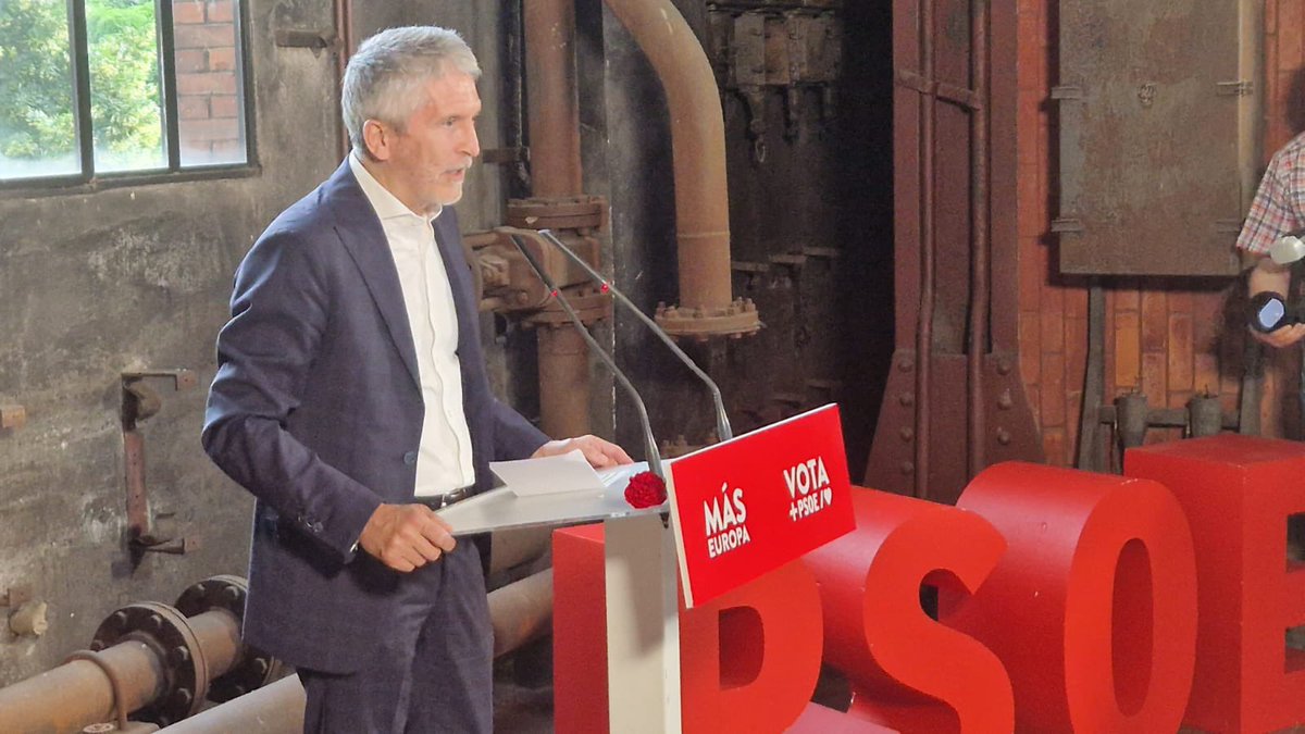 PSLPSOE's tweet image. ✊🏻🌹El ministro Grande-Marlaska pide el voto para el PSOE como única opción para que León continúe avanzando con la ayuda de Europa

📰 psoeporleon.es/2024/06/06/el-…

#Mitin #Ponferrada #PSOE #VotaPSOE #Leonesp #9J