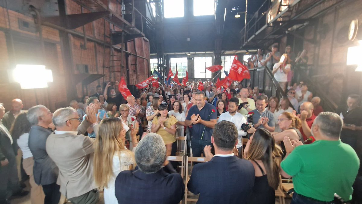 PSLPSOE's tweet image. ✊🏻🌹El ministro Grande-Marlaska pide el voto para el PSOE como única opción para que León continúe avanzando con la ayuda de Europa

📰 psoeporleon.es/2024/06/06/el-…

#Mitin #Ponferrada #PSOE #VotaPSOE #Leonesp #9J