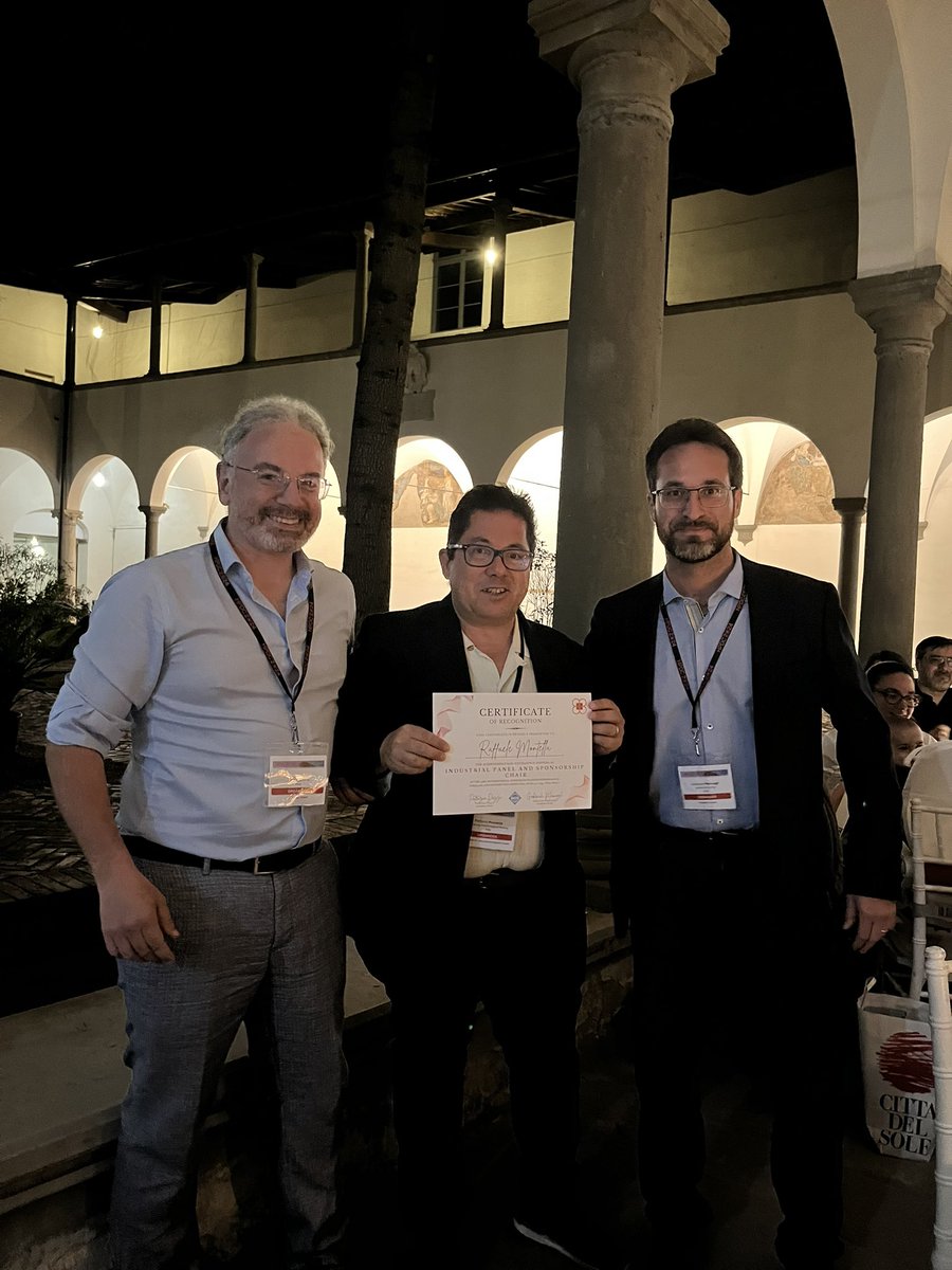 ACM_HPDC's tweet photo. 🏅certificates of recognition to our sponsor chair Raffaele, our poster chair @kkiro, PhD Symposium chair @marcodanelutto, our social media chair @stefano_forti ! #HPDC24 #socialdinner https://t.co/imwpXAR8kx